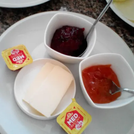 Pomodoro 招待所 3*